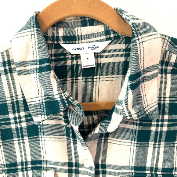 Old Navy The Boyfriend Shirt Womens Size L Green White Plaid Flannel Cozy Layer - Picture 3 of 10